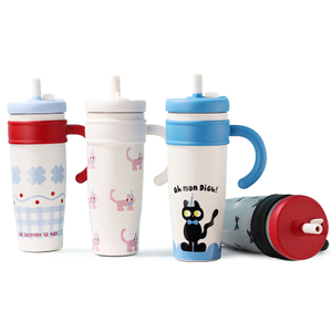 Vaso grande de acero inoxidable con aislamiento, asa y pajita