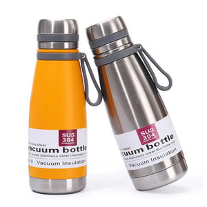 Botella de termo de acero inoxidable con mango de transporte