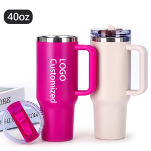 Vaso SureGrip aislado en blanco de acero inoxidable de 40 oz con tapa